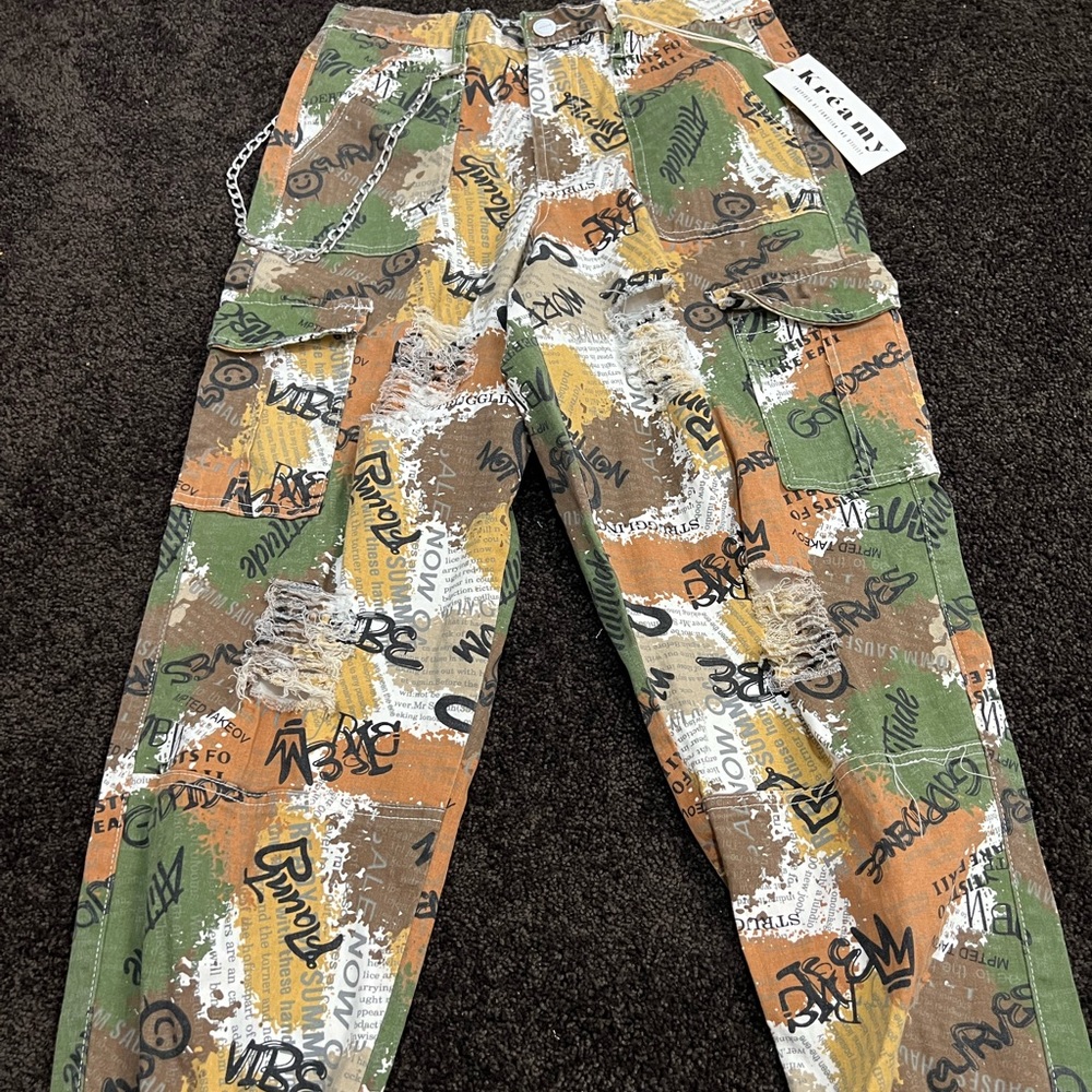 Graffiti camo pants